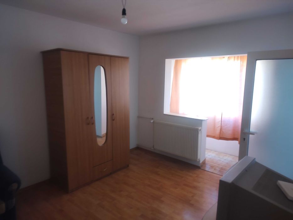 De inchiriat garsoniera