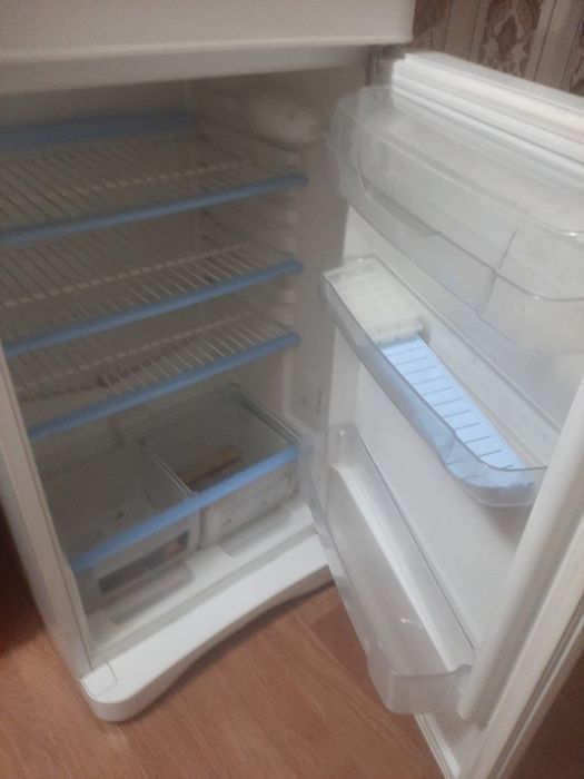 Холодильник indesit