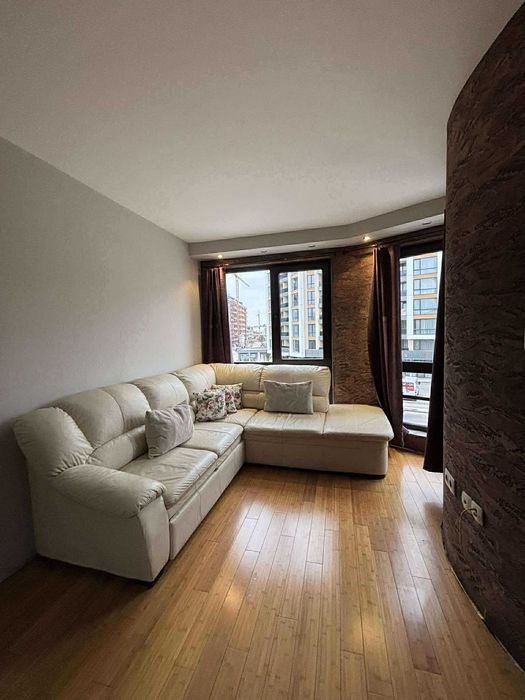 Продава се Двустаен апартамент в Пловдив, Христо Смирненски - 70 кв.м за 1020 €/кв.м - Снимка #1