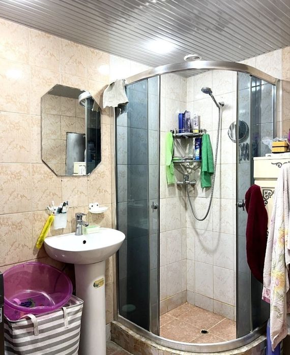 Продаю дом 4 комнат, 1,3 соток Шумиловский городок