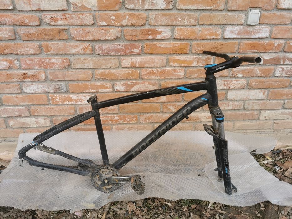 Vând cadru bicicleta aluminiu