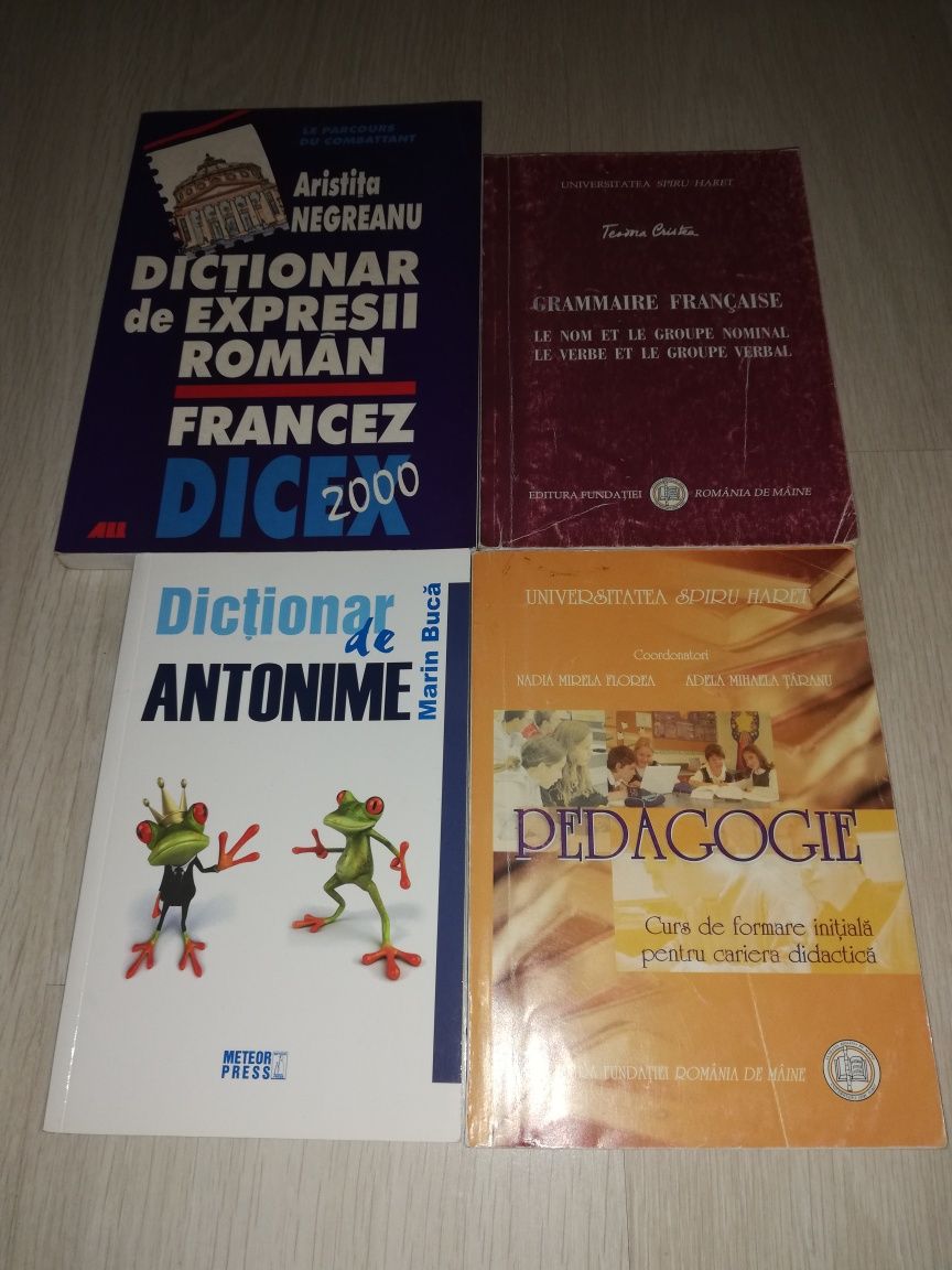 Vând lot 4 cărți, dicționare, manual de pedagogie