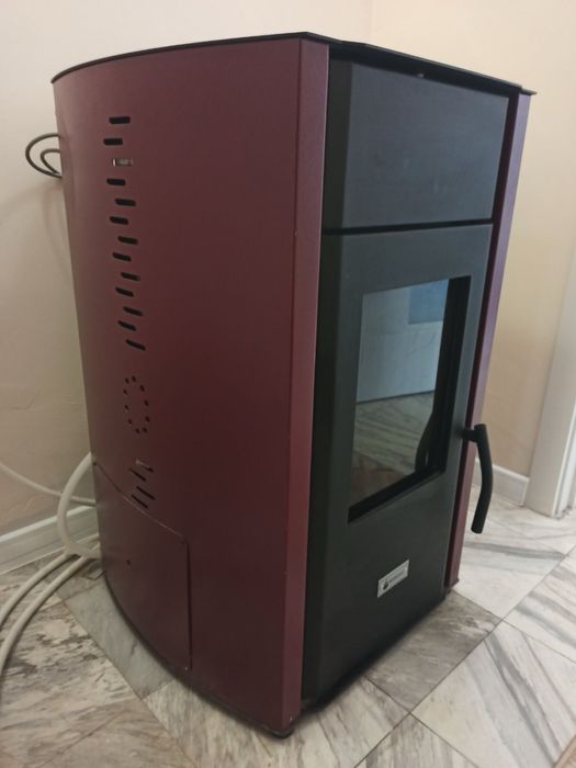 Пелетна камина Чисто Нова