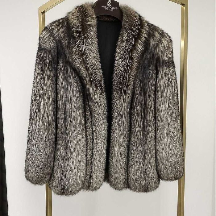 Продается шуба из натуральной чернобурки