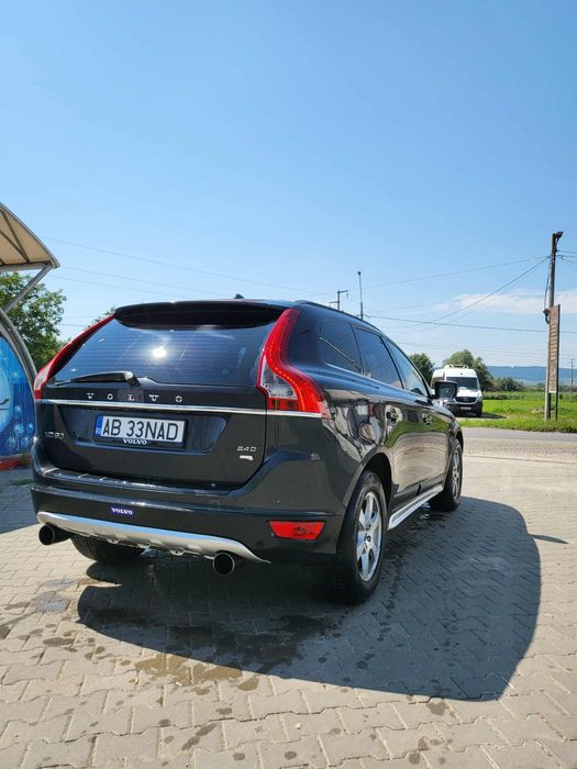 Volvo XC60 2.4 Diesel Pachet R-Design