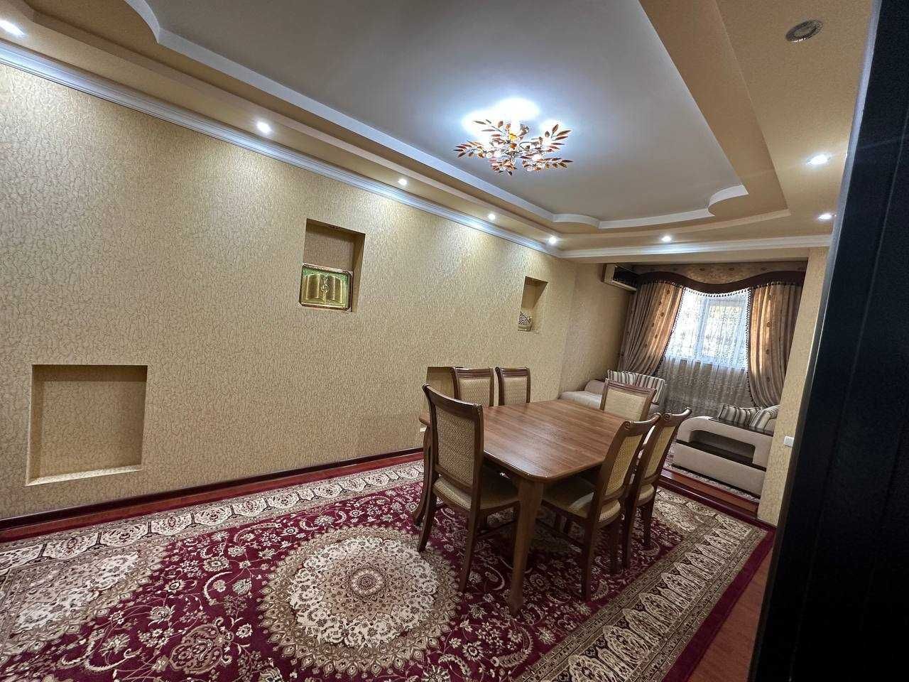 Срочна продается 3 комнатная с ремонтом Лабзак ктрпичный дом