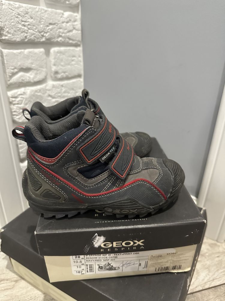 Демисезонные ботинки Geox 28 размера