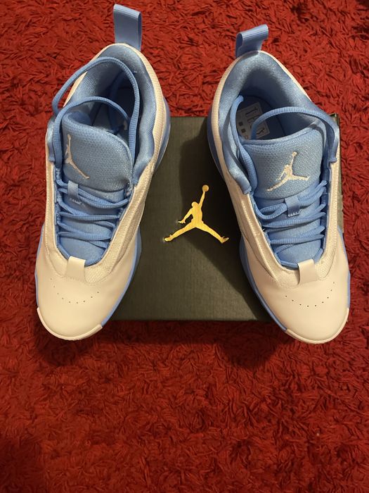Jordan max aura 6