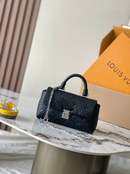 Geanta Louis Vuitton Nano Medeleine