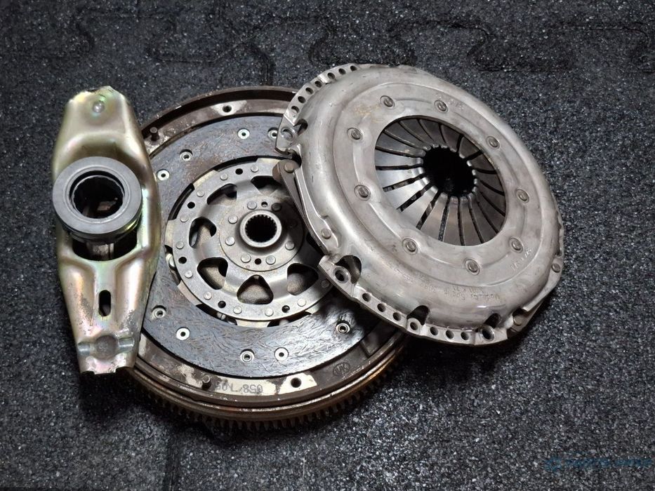 Kit ambreiaj masa dubla VOLKSWAGEN PASSAT 3B3 2000 - 2005 1.6 1.6 ALZ 058105266H