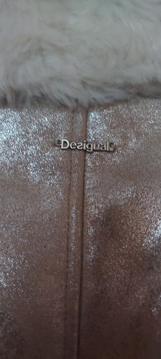 Дамско зимно яке с бляскав ефект Desigual рр.ХЛ