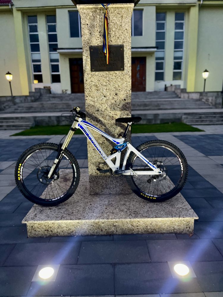 Bicicleta Mondraker Summum Pro Team