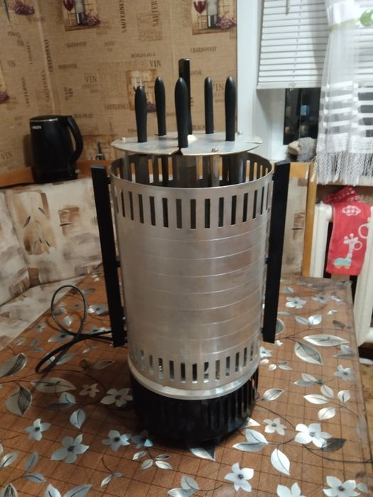 Продам электрошашлычницу