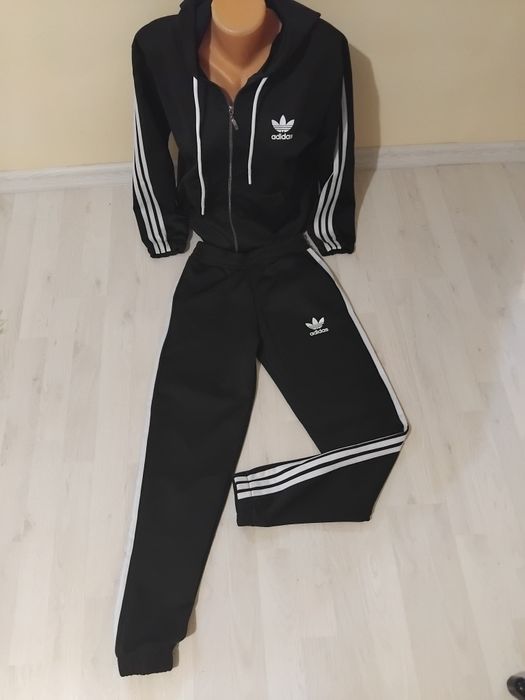 Trening dama Adidas.