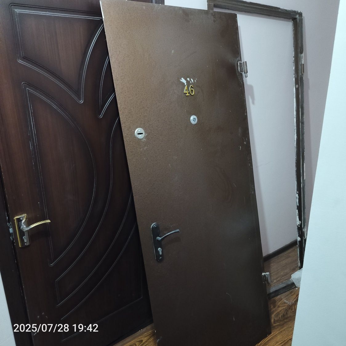 Продам железный дверь