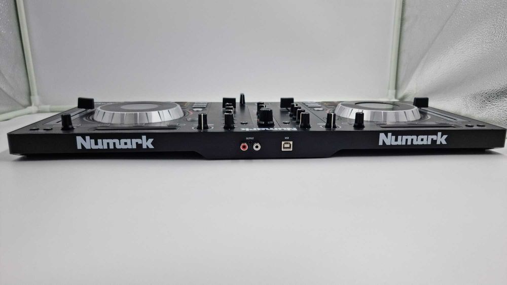 Consola Numark [Amanet Club Caro]
