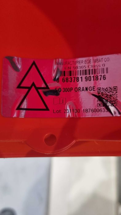 работна каска ,оранжева