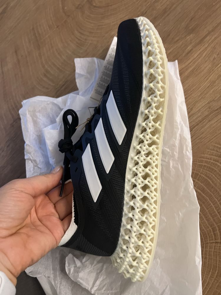 ADIDAS маратонки 41,5