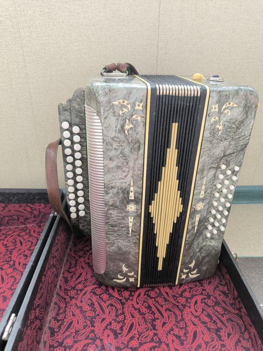 Продам гармонь,б/у