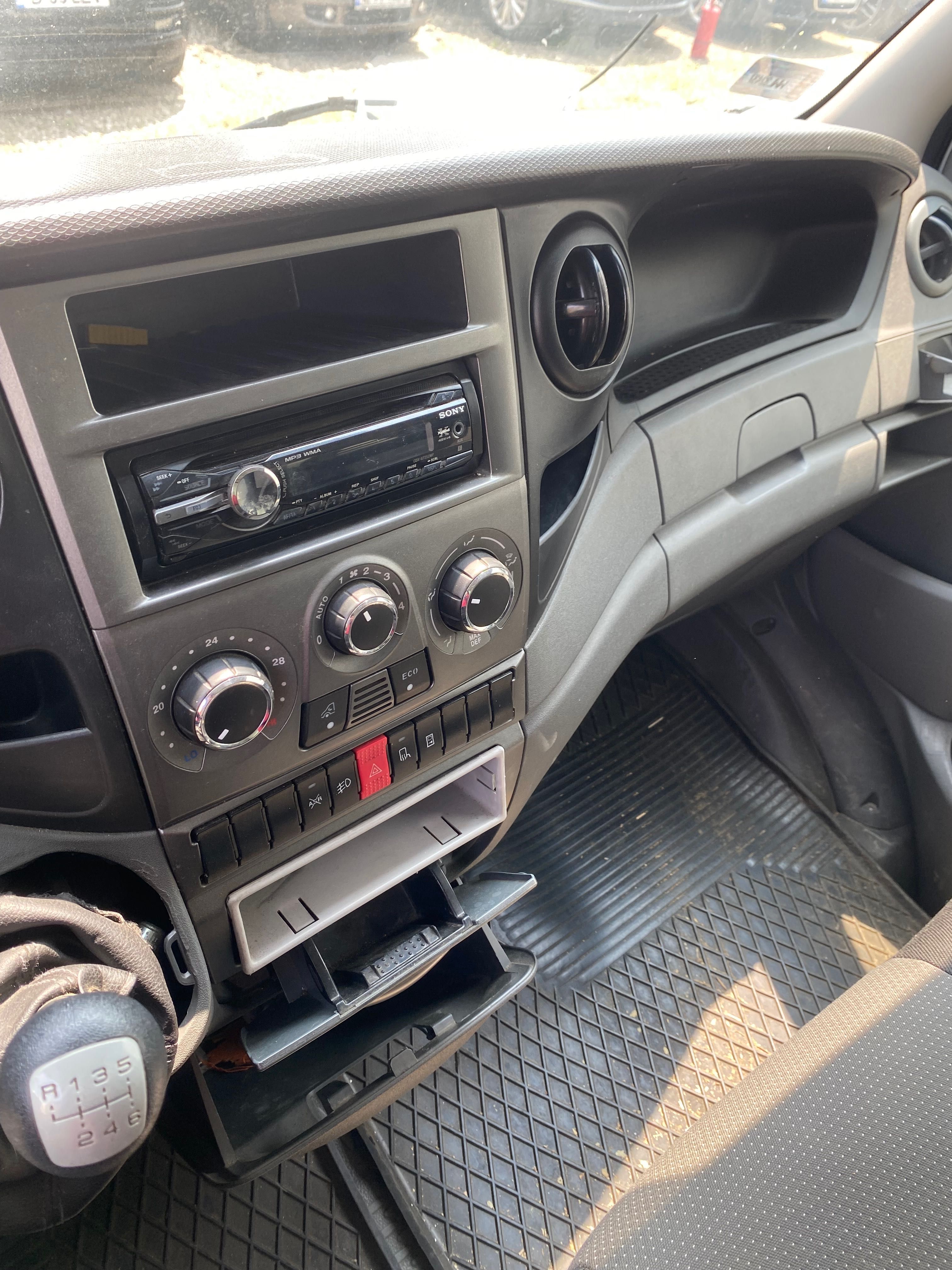 Autoutilitara Frigorifica iveco