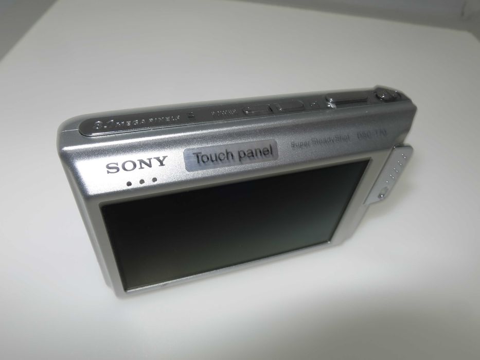 Sony CyberShot T70 ултр компактен супер тънък цифров фотоапарат камера