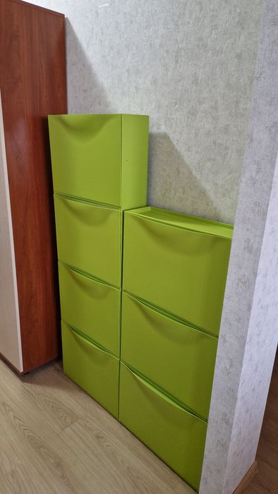 Срочно продам шкаф галошница для обуви в отличном состоянии.