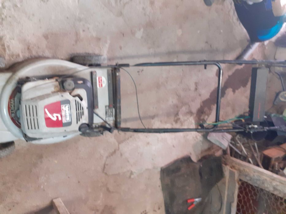 Masina de tuns iarba pe benzina marca WHITE OUTDOOR POWER