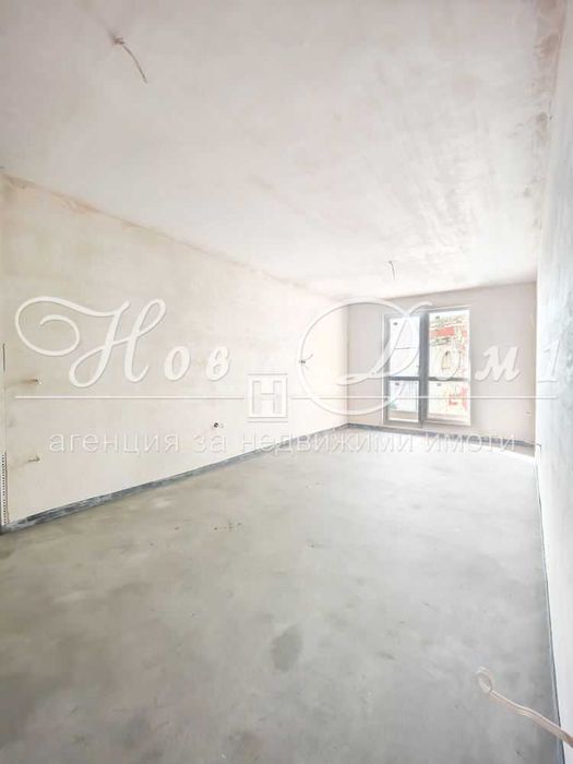 ЮГ ЮГ Запад Голяма площ Снимки от имота