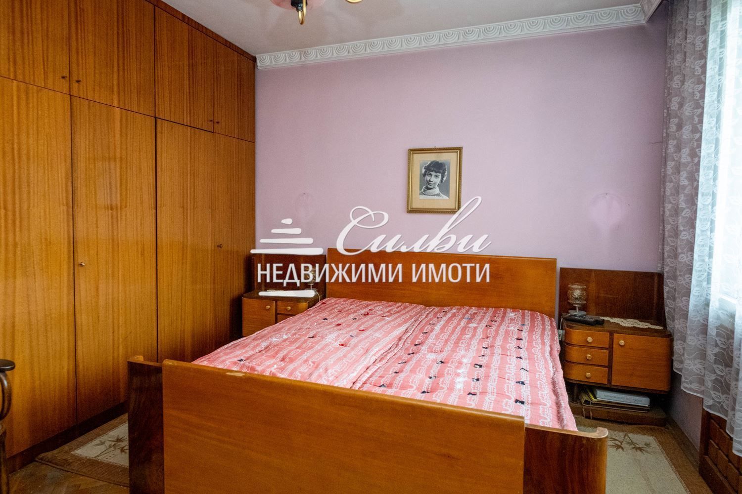 Четиристаен ТУХЛЕН апартамент - кв.Математическа гимназия