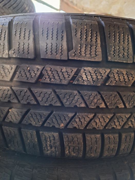 255 50 19 , 225 40 19 , 225 45 18 , 225 50 17 , 225 60 17 , 215 50 18