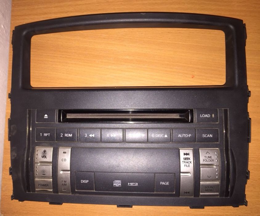 Штатное головное устройство Паджеро 4