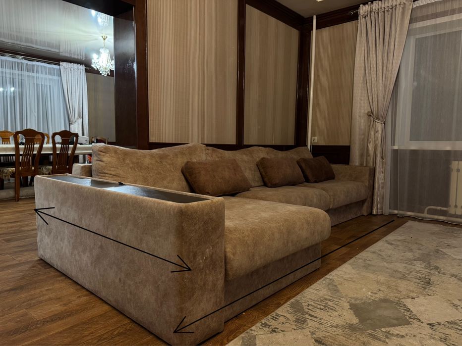 Продается угловой диван в отличном состояние