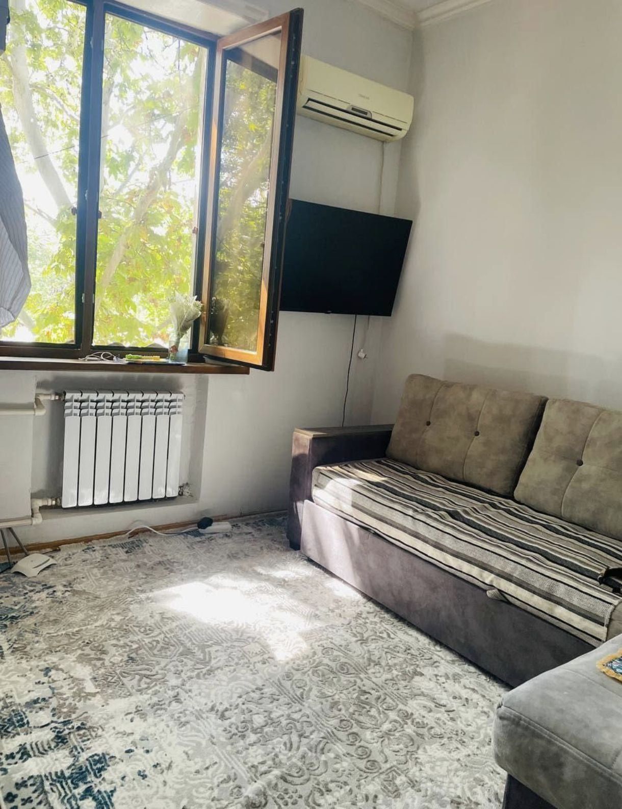 Продам квартиру на Буюк Ипак Йули 1/4/4