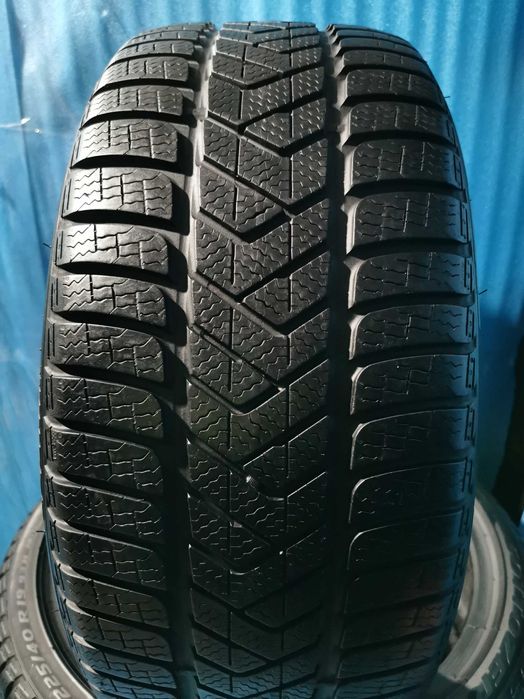 225 40 19 - 255 35 19 pirelli m+s 4 buc