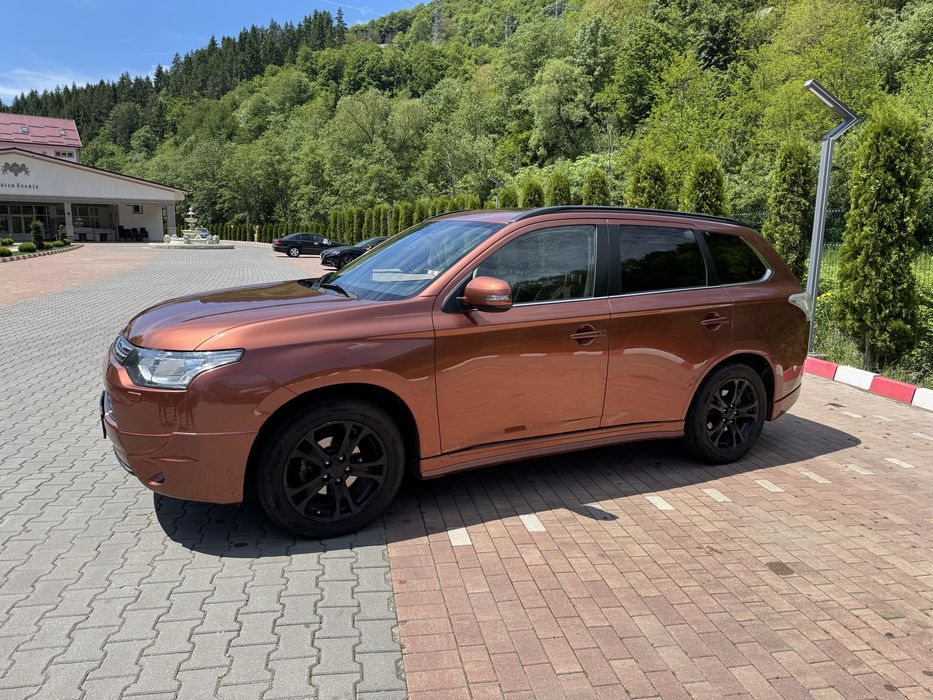 Vând Mitsubishi Outlander ,7 locuri !