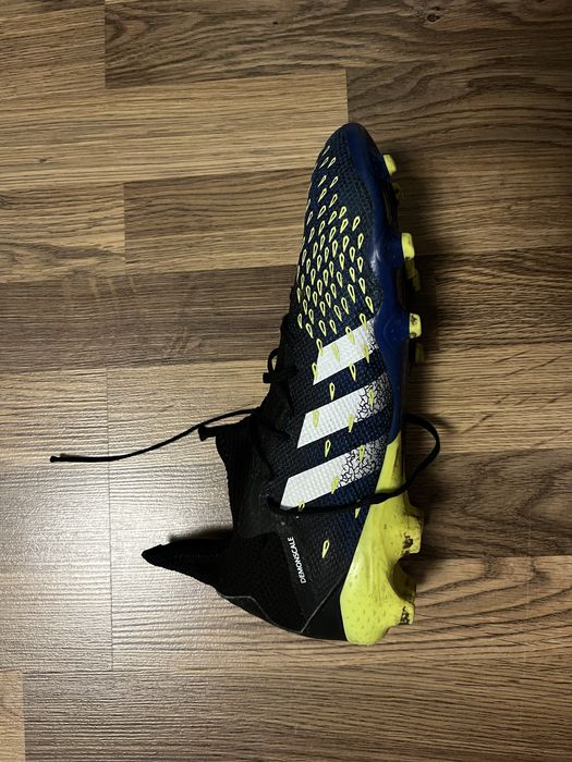 Бутони adidas predator 43 номер