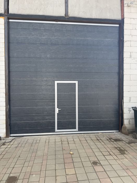 Usa garaj L3000 x H3000 gri cu geamuri -NOU!