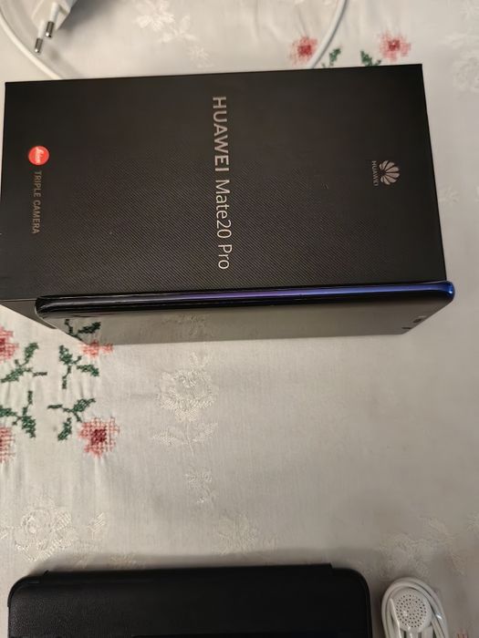 Продавам Huawei mate 20 pro