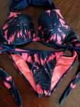 Costum de baie dama . Pret 25 lei .