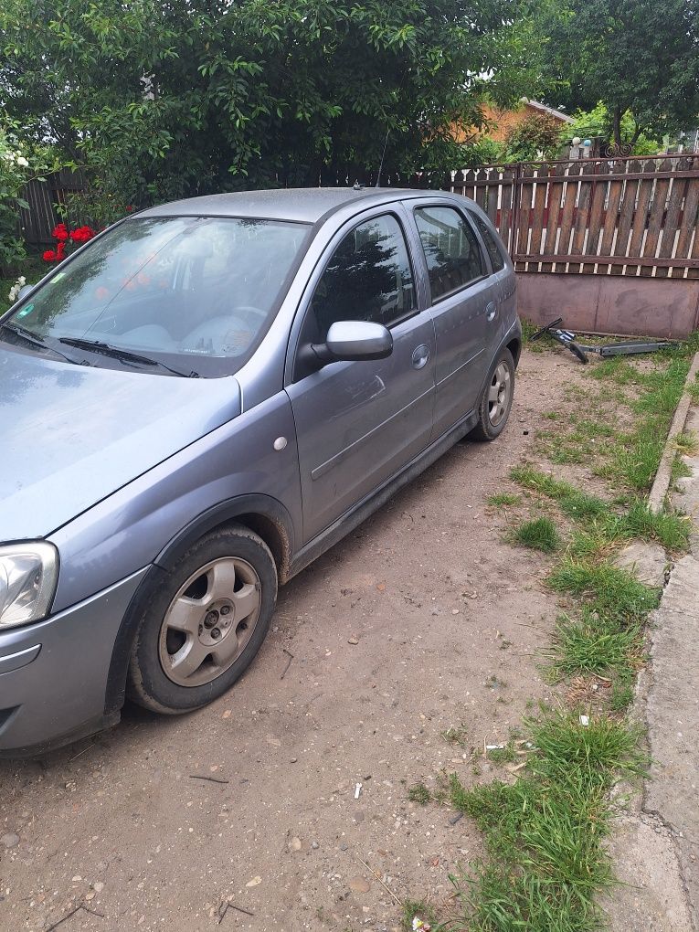Opel corsa c anul 2004 1.3 cdti