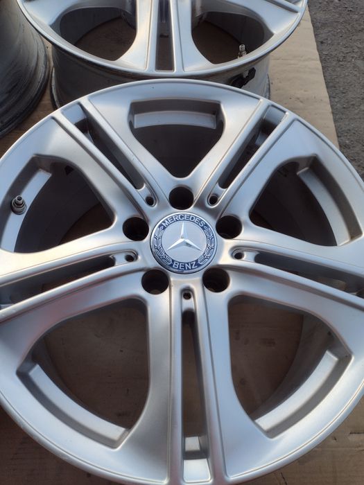 Топ състояние 17-5х112 ET48 8j Mercedes E class W212