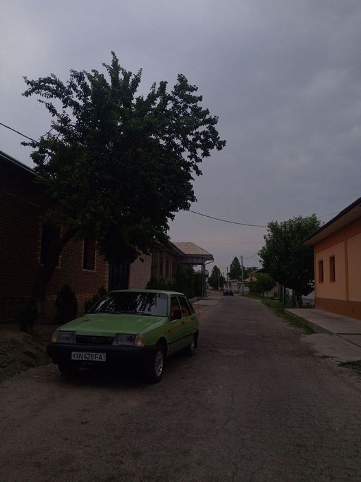 2126 Lada sotiladi yil 1992 tel