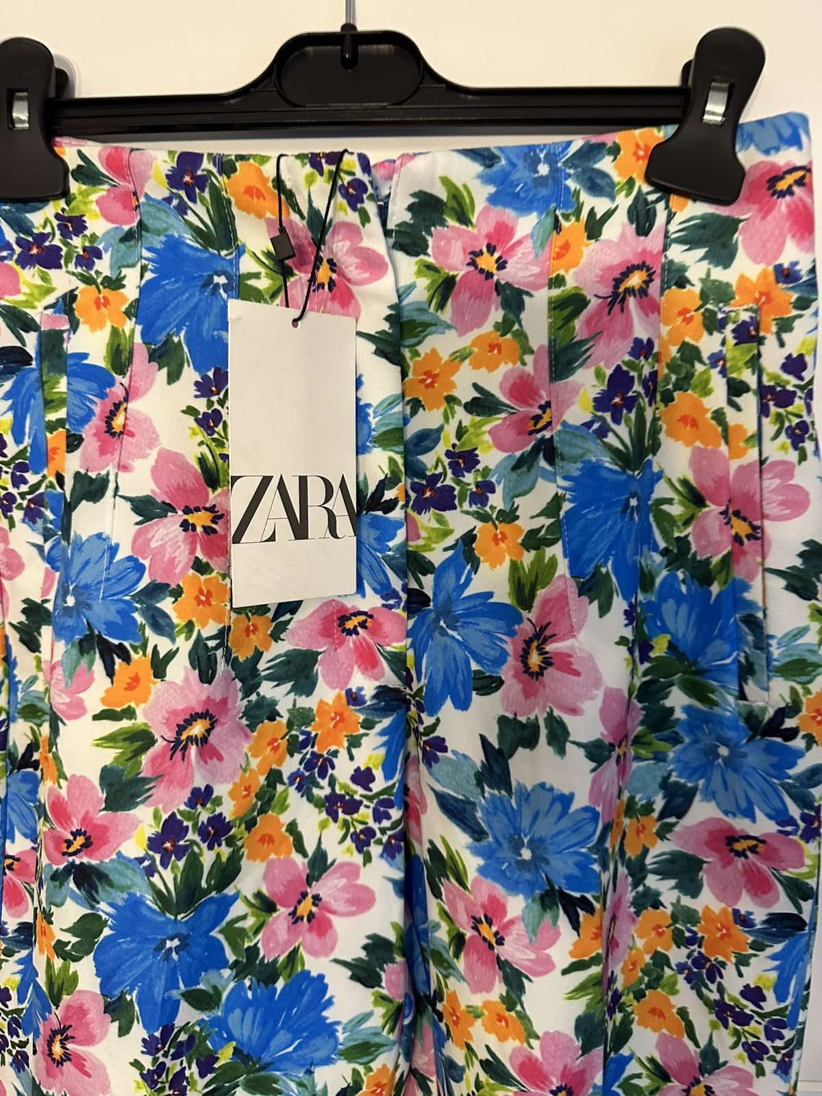 Нов уникален панталон  Zara