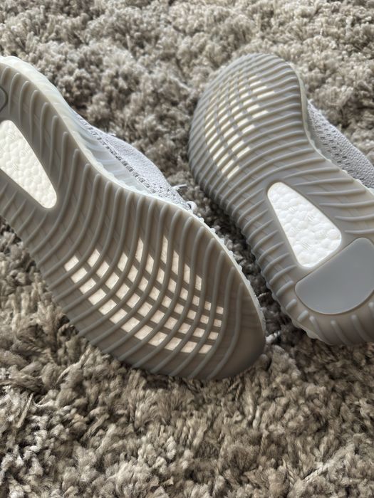 yeezy 350 v2 marime 43