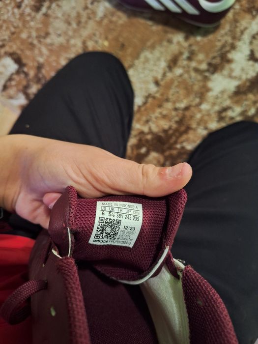 Много добри бутонки един път съм ги обувал и са ми малки