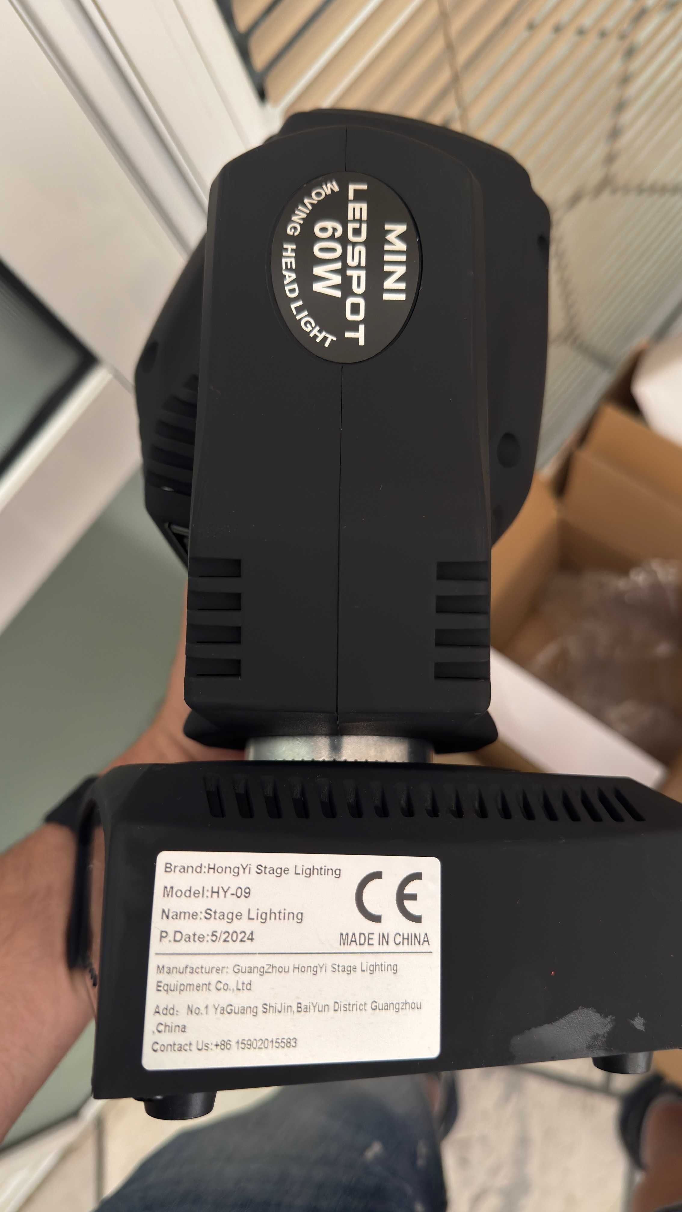 Продавам движещи глави moving head LED MINI SPOT 60W нови !