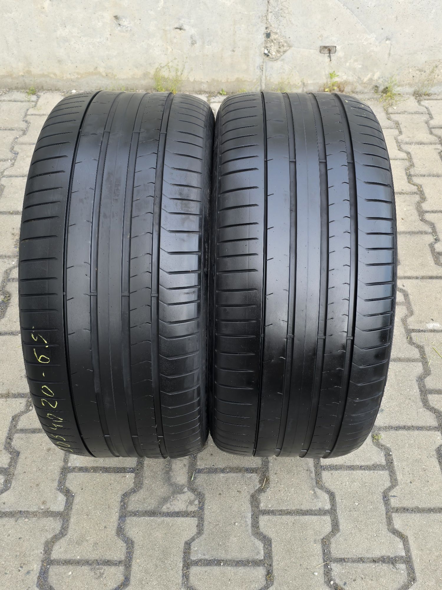 305 40 20 Pirelli