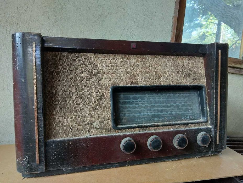 Ретро радиоприемници ВЕФ Аккорд и RET VV-662