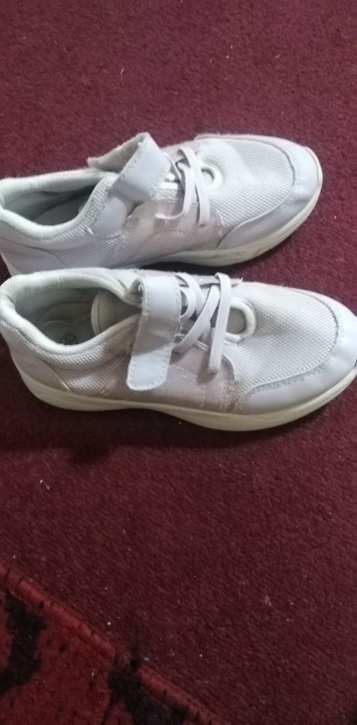 Vând papucei fetița Nr 26, puma, adidas
