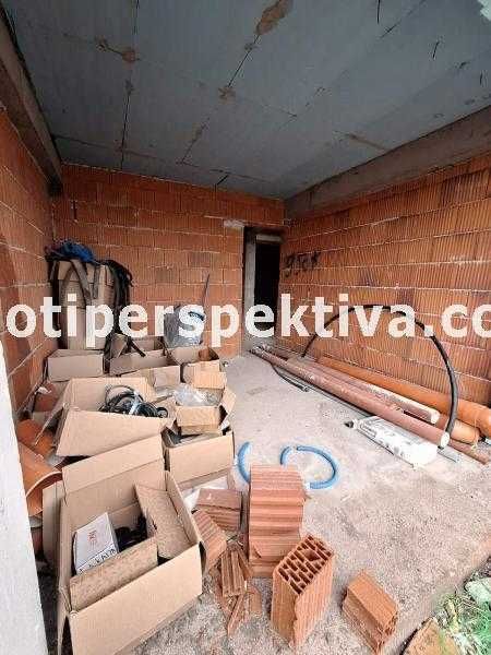 Продава се Двустаен апартамент в Пловдив, Кършияка - 95 кв.м за 790 €/кв.м - Снимка #2